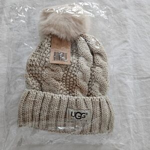 Uggs Winter Hat Cream Fleece Linned Womens..COPY? Got As Gift